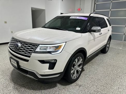 Used 2018 Ford Explorer Platinum image 32