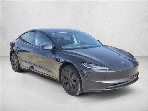 Used 2025 Tesla Model 3 Long Range image 3