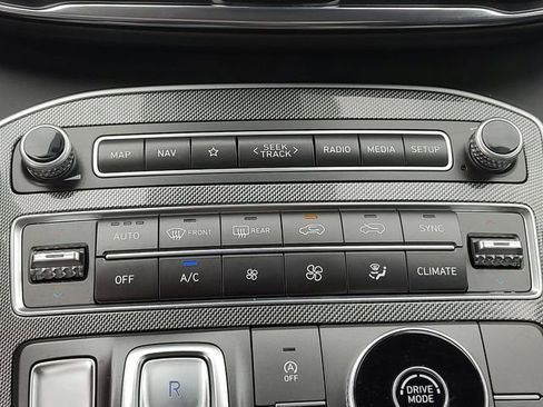 Used 2023 Hyundai Santa Fe SEL w/ Premium Package FWD image 15