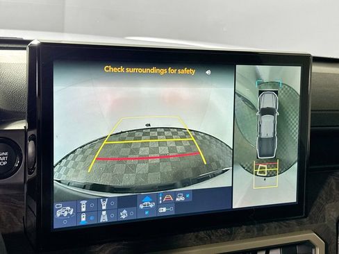 Used 2024 Toyota Tacoma Limited w/ Limited Package (LT) image 17