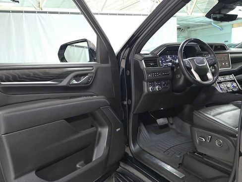 Used 2024 GMC Yukon Denali w/ Advanced Technology Package AWD/4WD image 21