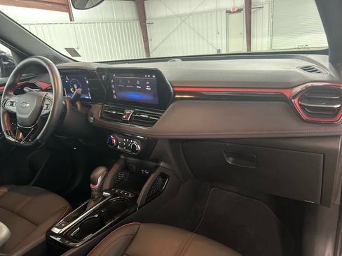 Used 2025 Chevrolet TrailBlazer RS w/ Driver Confidence Package image 19