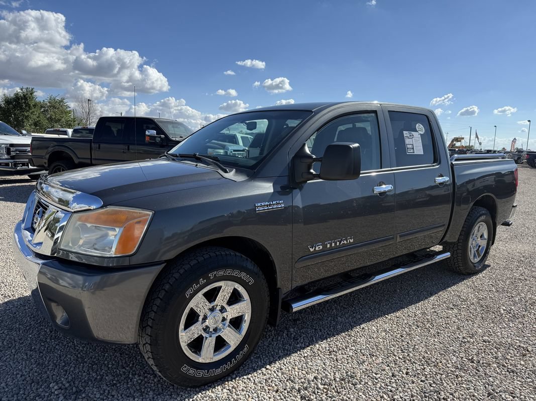 Used 2012 Nissan Titan SV w/ SV Value Truck Pkg RWD image 4