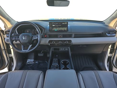 Used 2025 Honda Pilot EX-L image 9