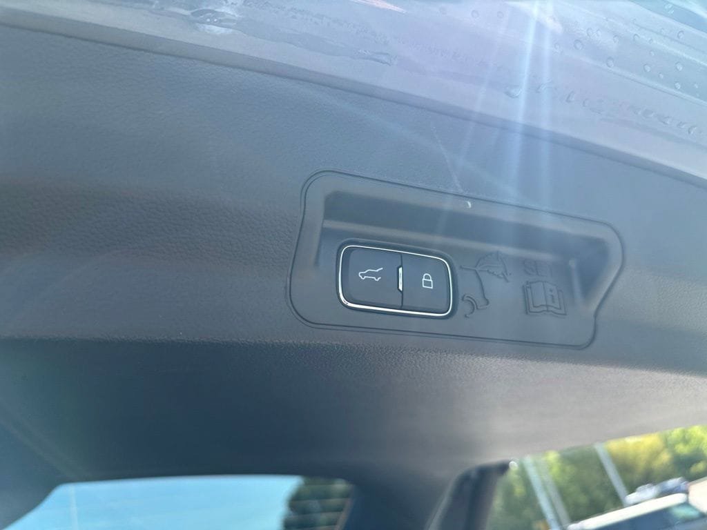 New 2027 Ford Explorer Active RWD image 11
