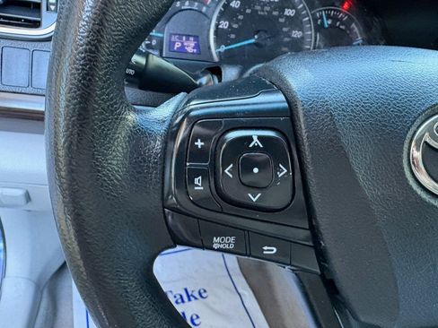 Used 2015 Toyota Camry LE image 33
