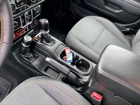 Used 2024 Jeep Wrangler Unlimited Sport AWD/4WD image 20