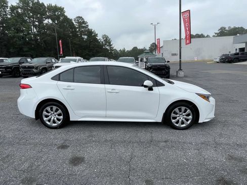 Used 2026 Toyota Corolla LE FWD image 2