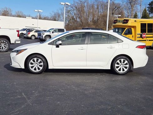 Used 2023 Toyota Corolla LE image 6