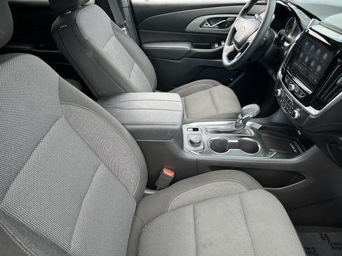 Used 2023 Chevrolet Traverse LT FWD image 10