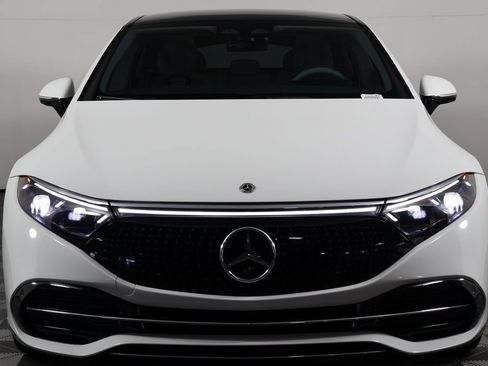 Used 2022 Mercedes-Benz EQS 450+ Sedan image 2