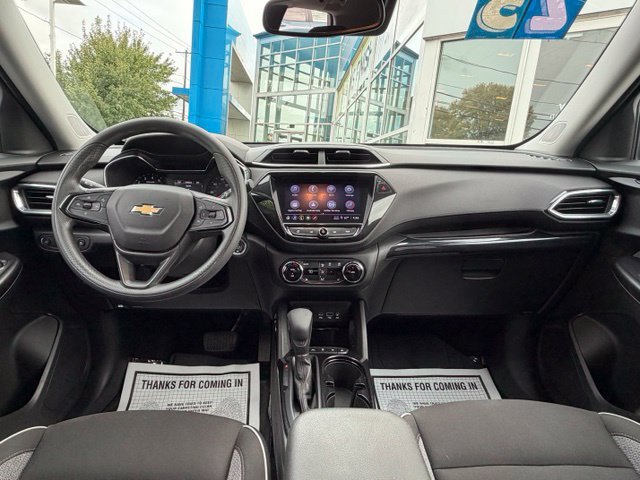 Certified 2023 Chevrolet TrailBlazer LT w/ Convenience Package FWD image 3
