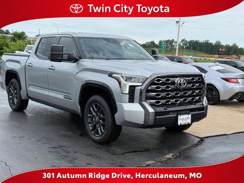Used 2025 Toyota Tundra Platinum AWD/4WD image 1