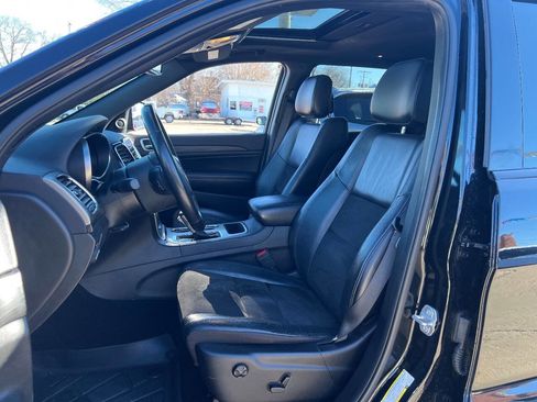 Used 2020 Jeep Grand Cherokee Altitude image 10