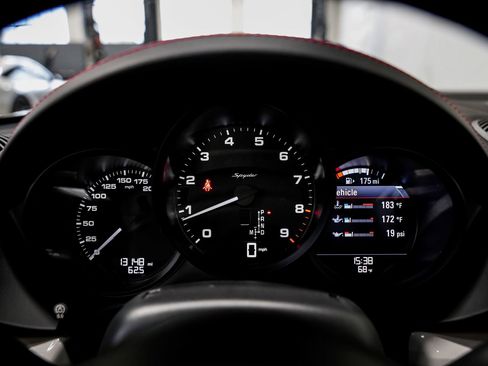 Used 2022 Porsche 718 Boxster Spyder RWD image 11
