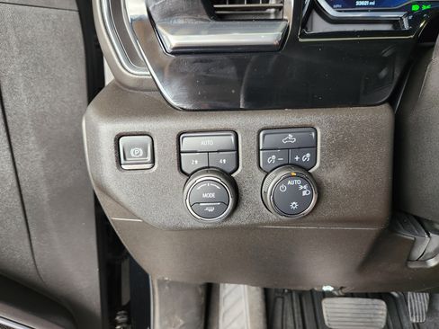 Certified 2025 Chevrolet Silverado 1500 LT AWD/4WD image 22