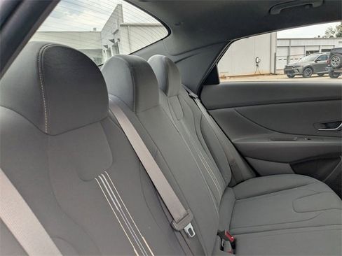Used 2024 Hyundai Elantra SEL image 29