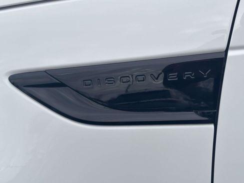 Used 2023 Land Rover Discovery S R-Dynamic image 11