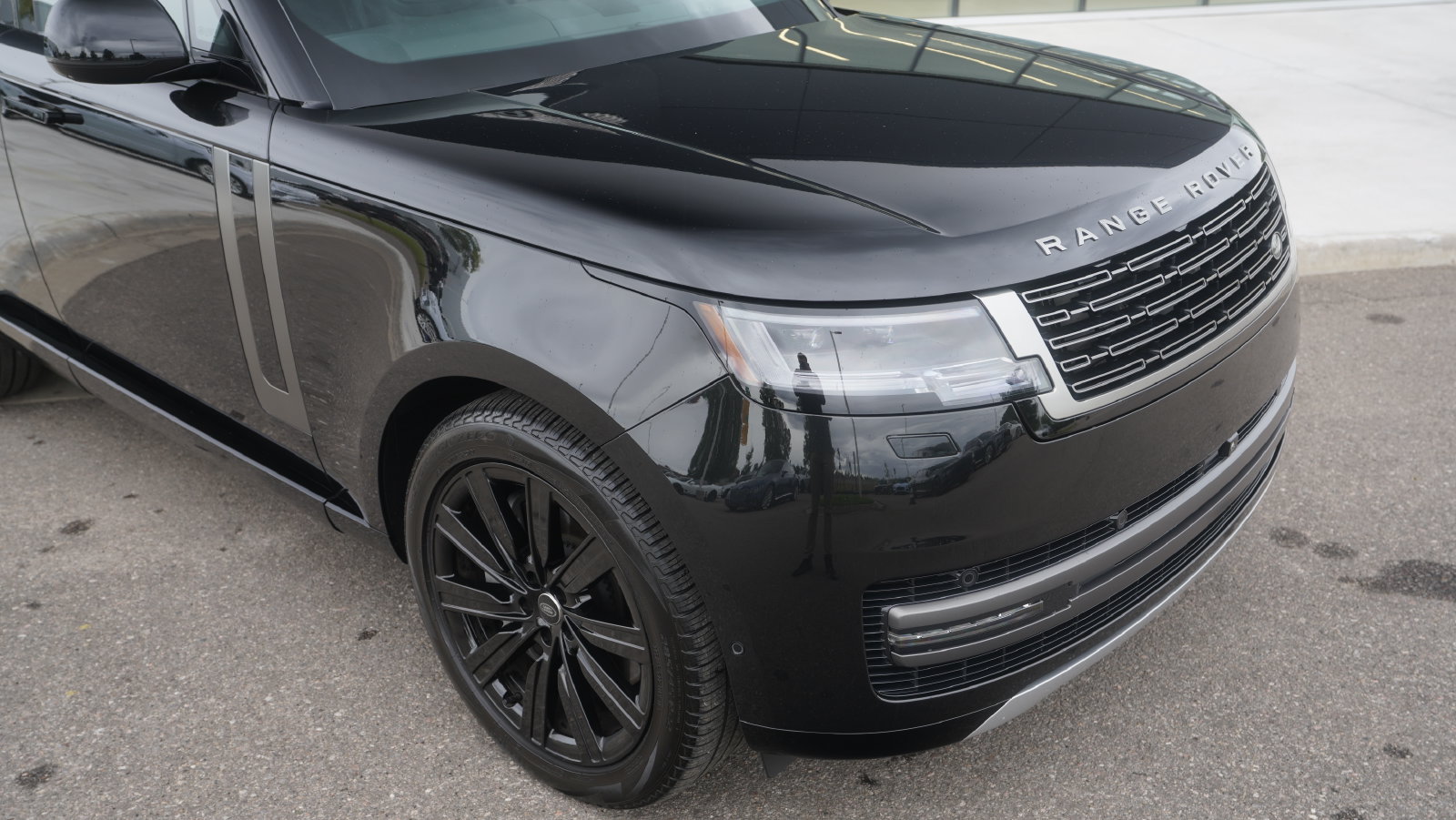 Used 2025 Land Rover Range Rover SE AWD/4WD image 20