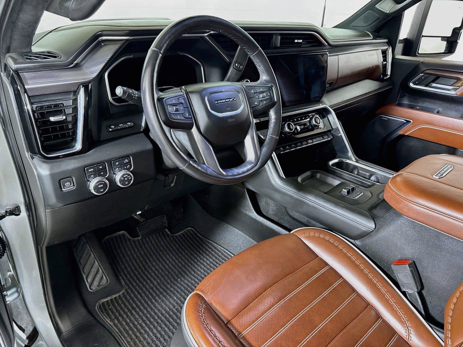 Certified 2024 GMC Sierra 2500 Denali Ultimate AWD/4WD image 7