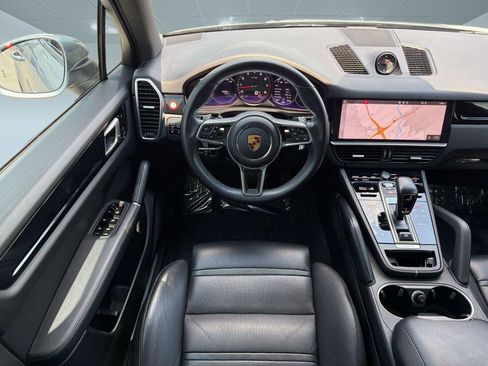 Used 2021 Porsche Cayenne AWD/4WD image 17