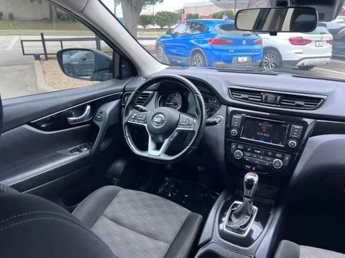 Used 2021 Nissan Rogue Sport SV FWD image 30