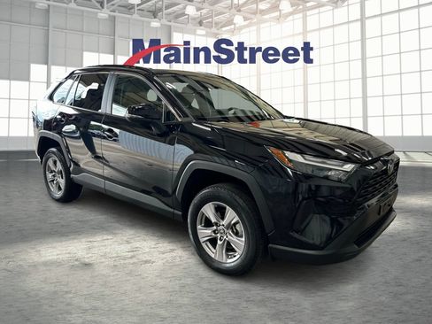 Used 2025 Toyota RAV4 XLE FWD image 7