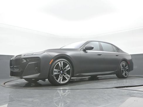 Used 2023 BMW 760i xDrive AWD/4WD image 34