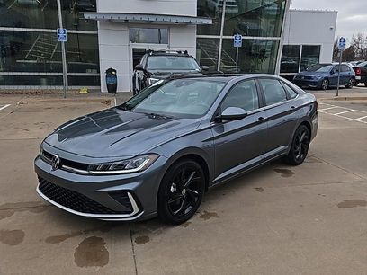 Used 2025 Volkswagen Jetta SE