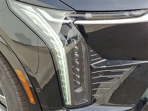 New 2026 Cadillac Optiq Luxury 1 image 20