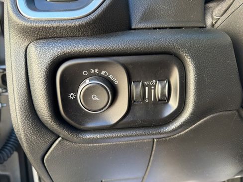 Used 2019 RAM 2500 Big Horn image 26