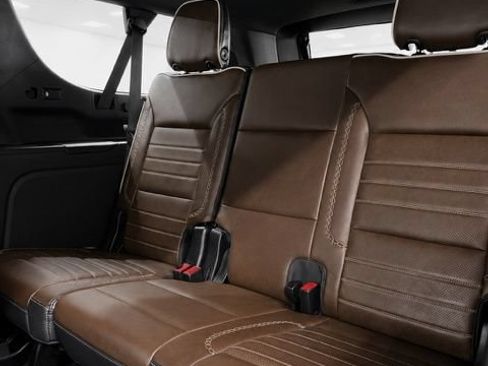 Used 2025 GMC Yukon Denali Ultimate AWD/4WD image 25