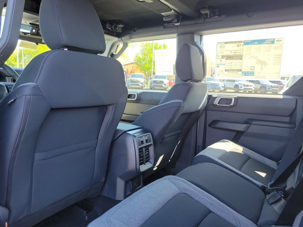 New 2026 Ford Bronco 4-Door w/ Sasquatch Package AWD/4WD image 16