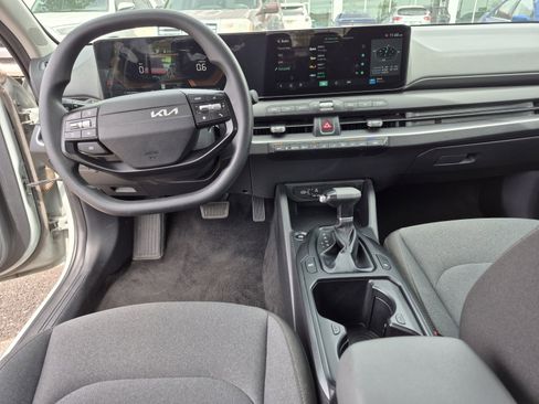 Used 2025 Kia K4 LXS image 18