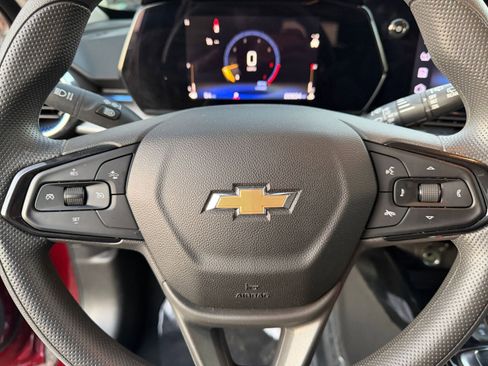 Used 2025 Chevrolet Trax LT image 25