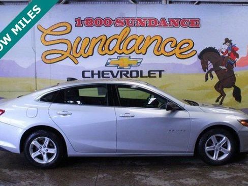 Used 2020 Chevrolet Malibu LS image 1