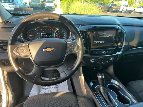 Used 2019 Chevrolet Traverse LT FWD image 18