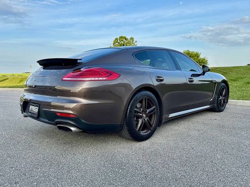 Used 2014 Porsche Panamera 4 AWD/4WD image 27