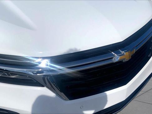 Used 2024 Chevrolet Equinox LT FWD image 30
