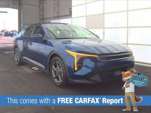 Used 2025 Kia K4 FWD image 2