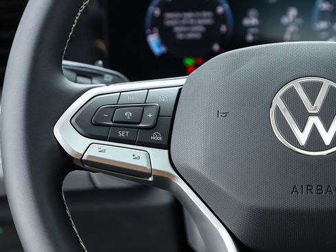 New 2026 Volkswagen Tiguan SE image 60