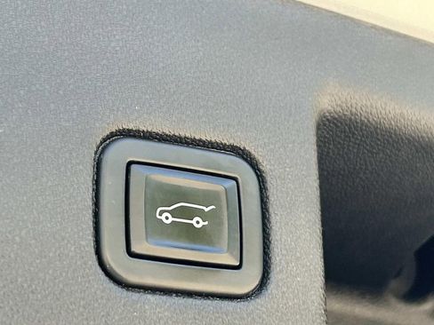 Used 2020 Chevrolet Equinox LT w/ Driver Convenience Package FWD image 15
