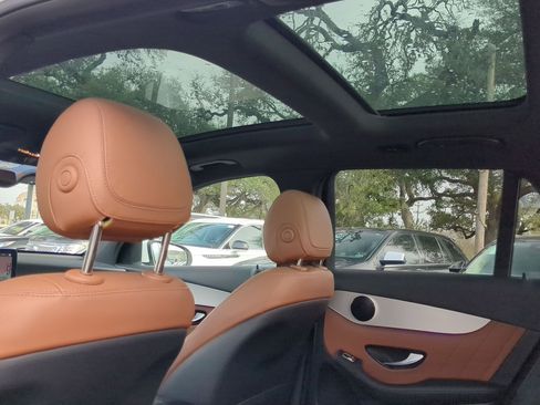 Used 2020 Mercedes-Benz GLC 300 image 21