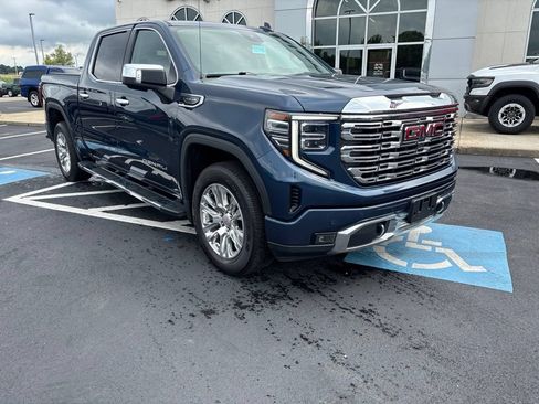 Used 2022 GMC Sierra 1500 Denali AWD/4WD image 3