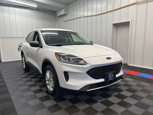 Used 2022 Ford Escape SE AWD/4WD image 2