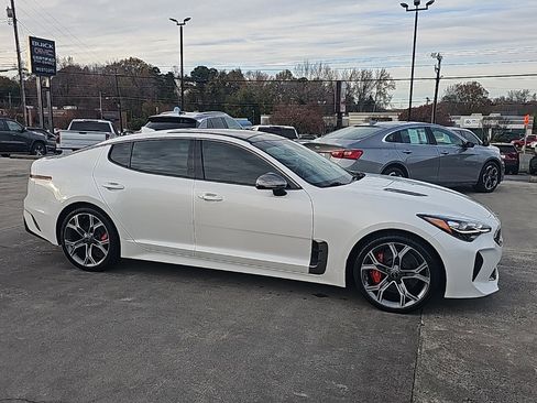 Used 2019 Kia Stinger GT1 image 2