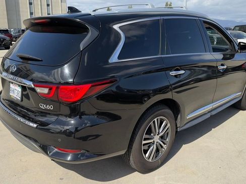 Used 2019 INFINITI QX60 Luxe w/ Essential Package FWD image 4