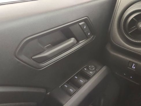 Used 2024 Chevrolet Colorado Trail Boss w/ Technology Package image 14