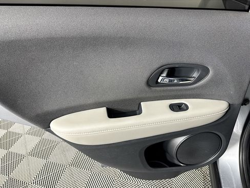 Used 2020 Honda HR-V LX image 24