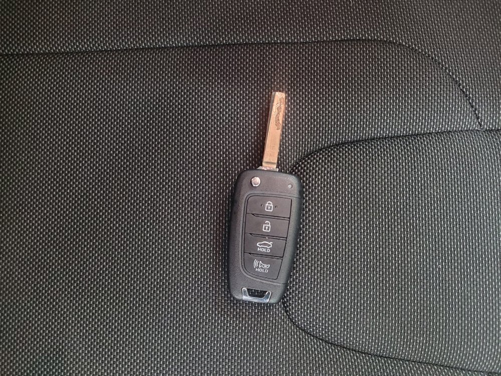 Used 2024 Hyundai Elantra SE FWD image 32